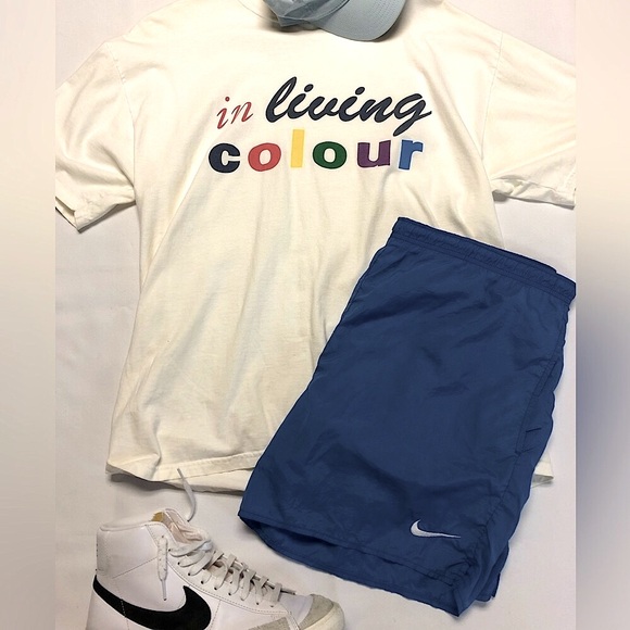 VINTAGE NYLON NIKE SHORTS - Picture 2 of 3